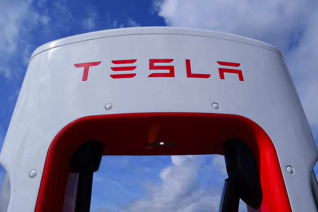 Electric vehicle battery electric vehicle charging